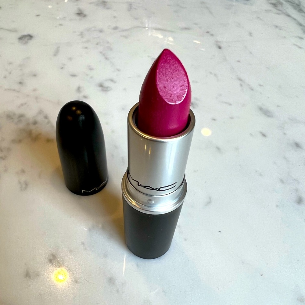 Mac lipstick in Girl about town